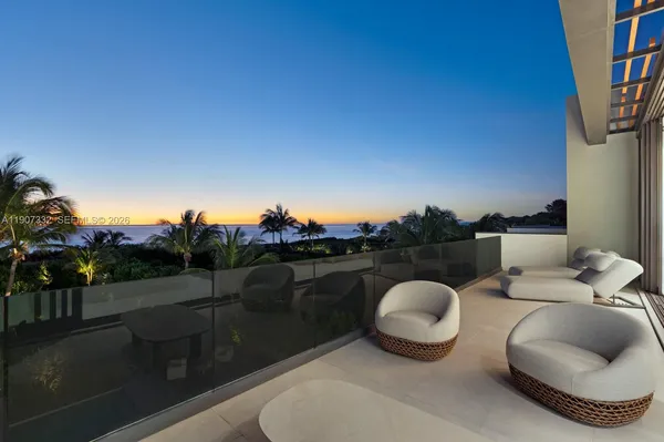 $40,000,000 | 7845 Atlantic Way, Miami Beach, FL 33141