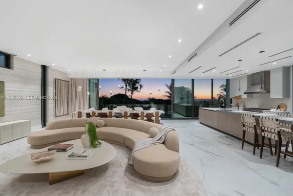 $40,000,000 | 7845 Atlantic Way, Miami Beach, FL 33141