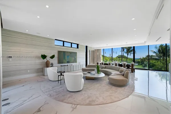 $40,000,000 | 7845 Atlantic Way, Miami Beach, FL 33141