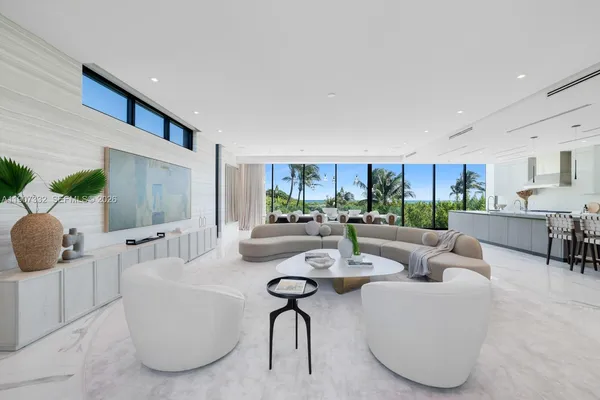 $40,000,000 | 7845 Atlantic Way, Miami Beach, FL 33141