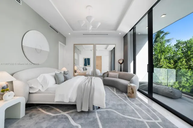 $40,000,000 | 7845 Atlantic Way, Miami Beach, FL 33141