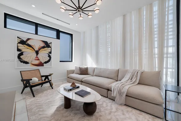 $40,000,000 | 7845 Atlantic Way, Miami Beach, FL 33141