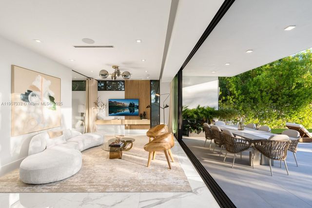 $40,000,000 | 7845 Atlantic Way, Miami Beach, FL 33141