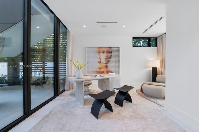 $40,000,000 | 7845 Atlantic Way, Miami Beach, FL 33141