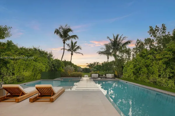 $40,000,000 | 7845 Atlantic Way, Miami Beach, FL 33141