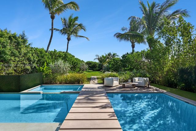$40,000,000 | 7845 Atlantic Way, Miami Beach, FL 33141