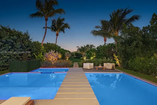 $40,000,000 | 7845 Atlantic Way, Miami Beach, FL 33141