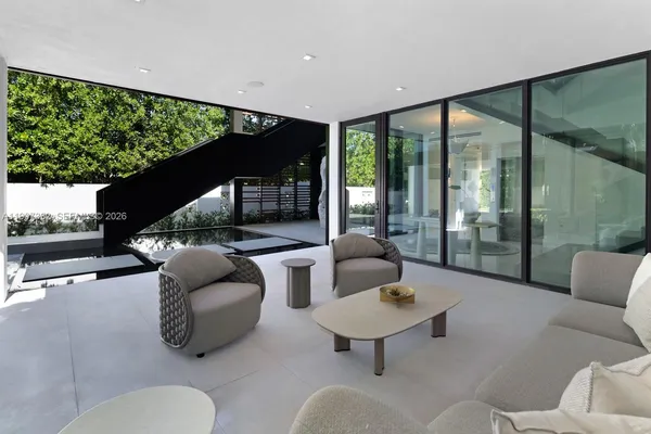 $40,000,000 | 7845 Atlantic Way, Miami Beach, FL 33141