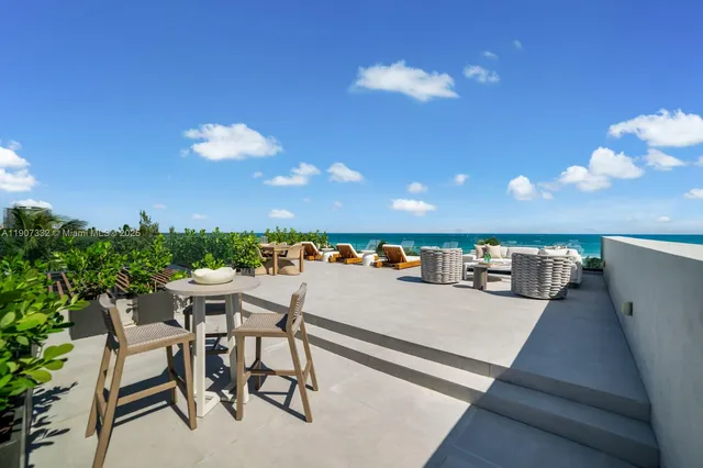 $40,000,000 | 7845 Atlantic Way, Miami Beach, FL 33141