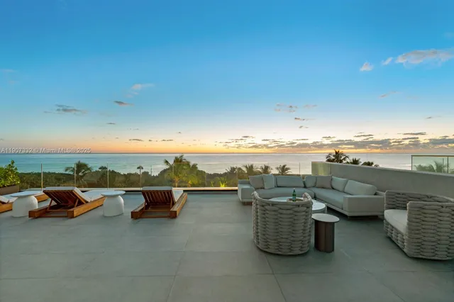 $40,000,000 | 7845 Atlantic Way, Miami Beach, FL 33141