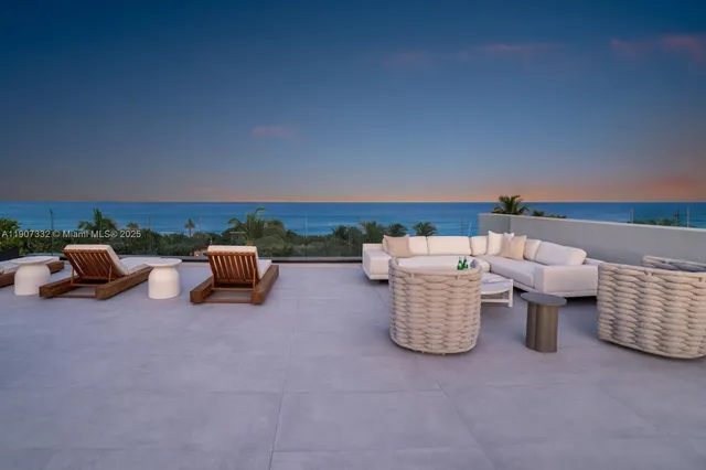 $40,000,000 | 7845 Atlantic Way, Miami Beach, FL 33141