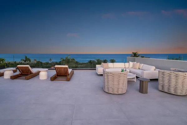 $40,000,000 | 7845 Atlantic Way, Miami Beach, FL 33141