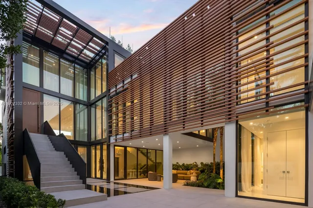 $40,000,000 | 7845 Atlantic Way, Miami Beach, FL 33141