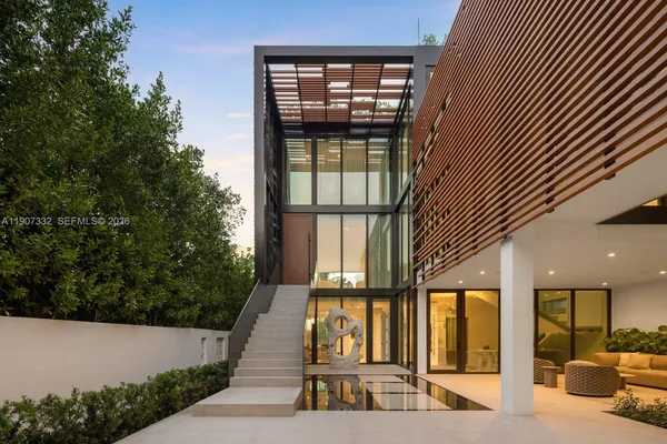 $40,000,000 | 7845 Atlantic Way, Miami Beach, FL 33141