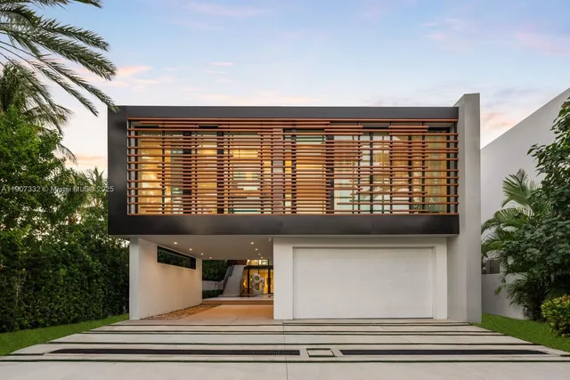 $40,000,000 | 7845 Atlantic Way, Miami Beach, FL 33141