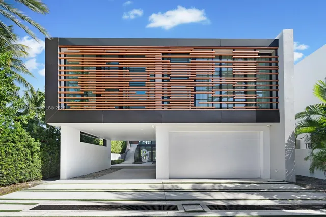 $40,000,000 | 7845 Atlantic Way, Miami Beach, FL 33141