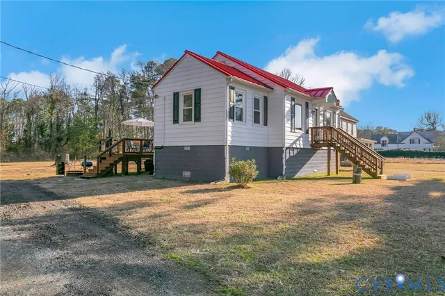 a view of a terrace with sitting area