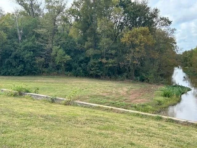 $480,000 | -tba Versailles Boulevard, Alexandria, LA 71303