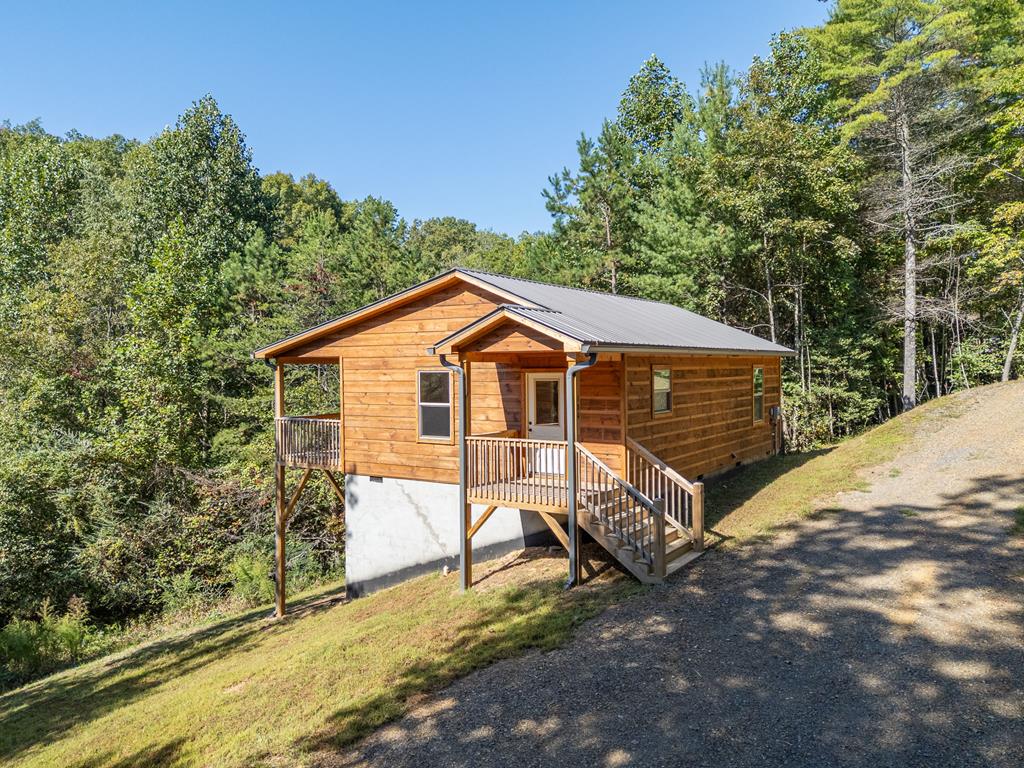 180 Hawthorne Lane Murphy, NC 28906 - Photo 1 of 36 Main View