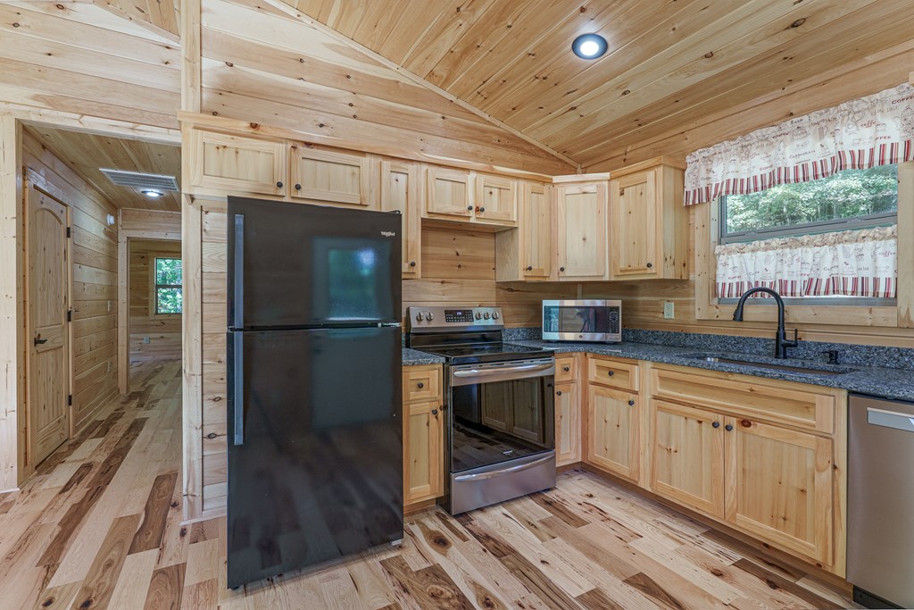180 Hawthorne Lane Murphy, NC 28906 - Photo 9 of 36