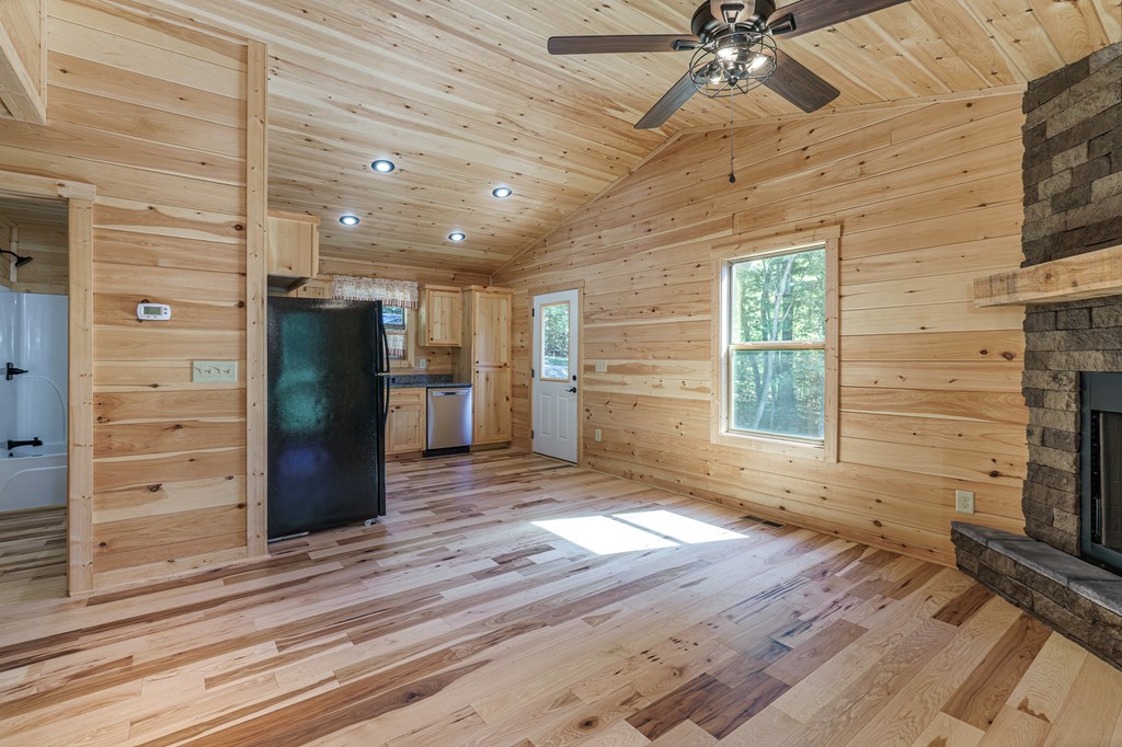 180 Hawthorne Lane Murphy, NC 28906 - Photo 10 of 36