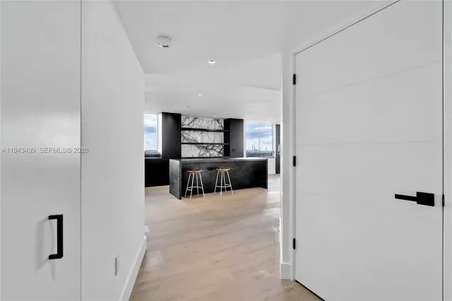 $1,700,000 | 1330 West Avenue, Unit 2708, Miami Beach, FL 33139