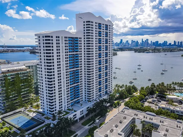$1,700,000 | 1330 West Avenue, Unit 2708, Miami Beach, FL 33139
