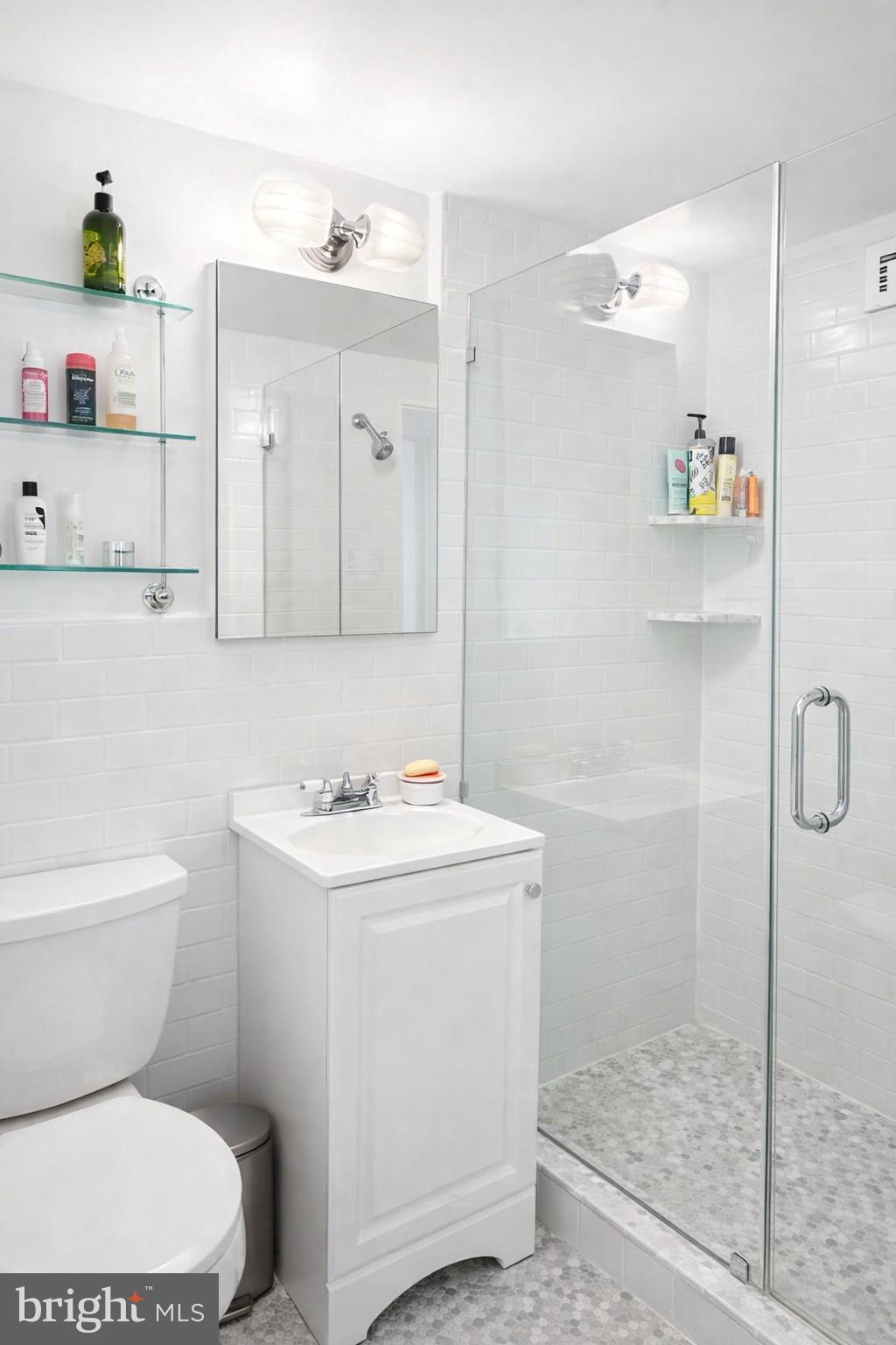 1810 Rittenhouse Square, Unit 302 Philadelphia, PA 19103 - Photo 8 of 16