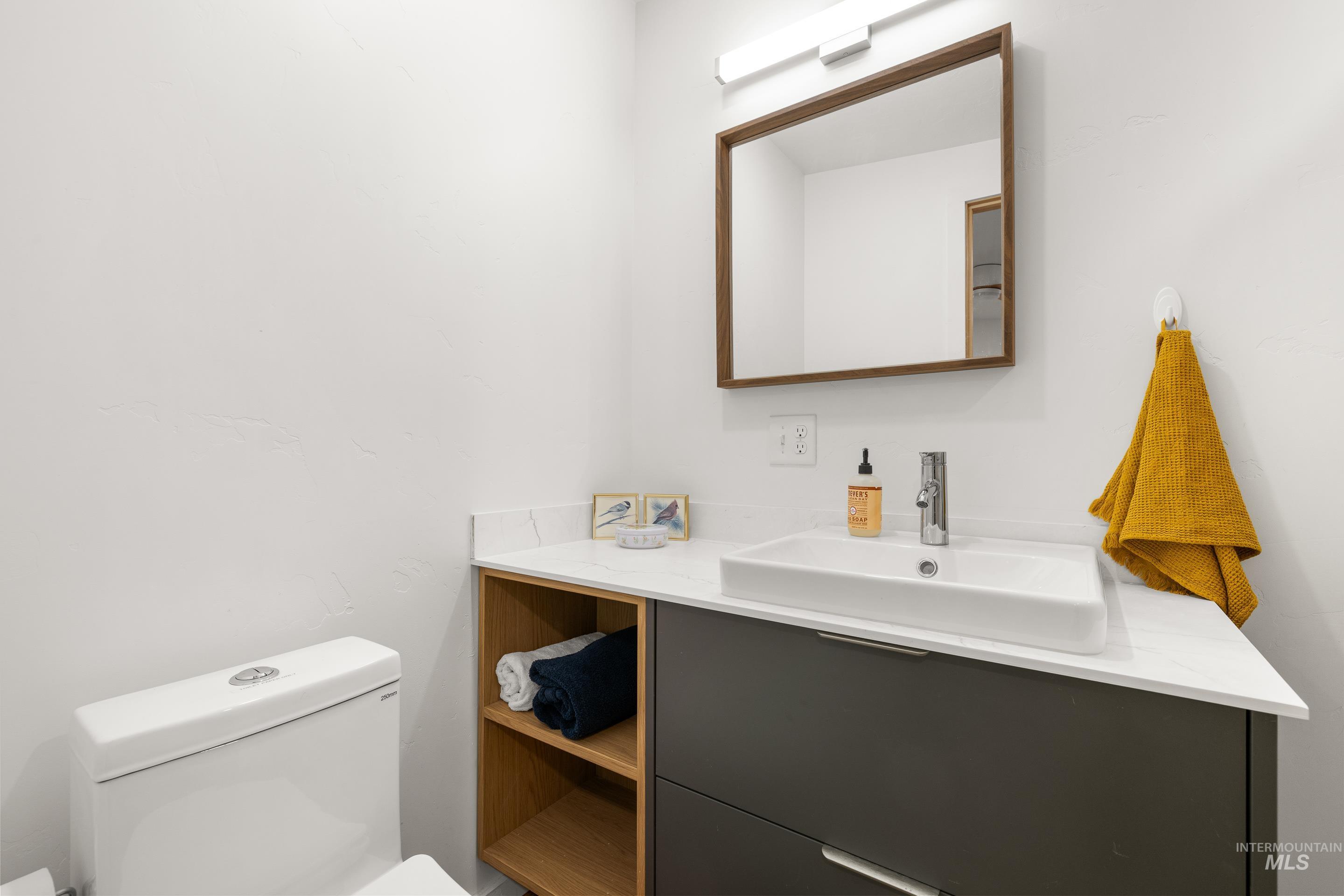 32 Sky Ridge Drive Garden Valley, ID 83622 - Photo 27 of 37 Bathroom featuring vanity and toilet