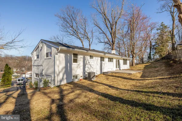 $775,000 | 5512 Fiske Place, Alexandria, VA 22312