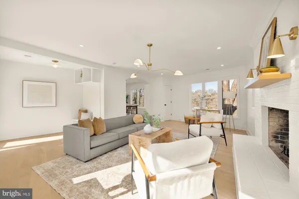 $775,000 | 5512 Fiske Place, Alexandria, VA 22312
