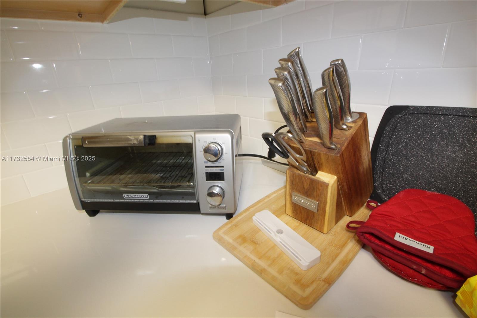 3002 Northeast 5th Terrace, Unit 210B Wilton Manors, FL 33334 - Photo 16 of 22