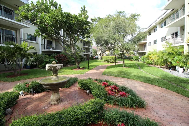 $2,800 | 3002 Northeast 5th Terrace, Unit 210B, Wilton Manors, FL 33334