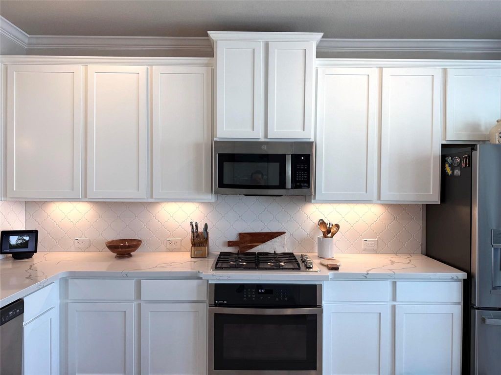 5614 Green Rise Lane Houston, TX 77091 - Photo 7 of 27 Gallery Image 7