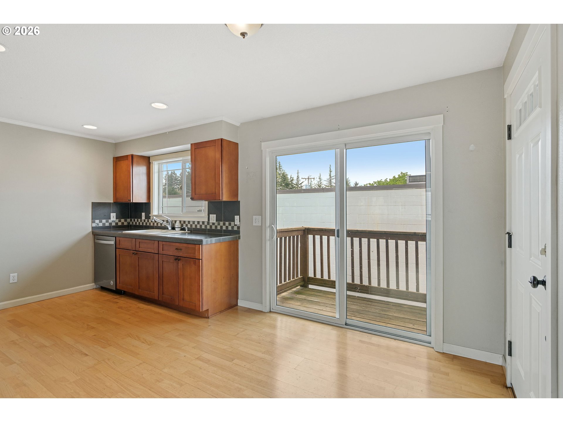 3925 Southwest Multnomah Boulevard, Unit 201 Portland, OR 97219 - Photo 6 of 32