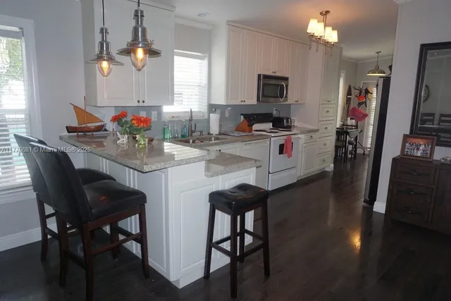 $425,000 | 11 Old State Road, Key Largo, FL 33037