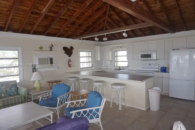 $425,000 | 11 Old State Road, Key Largo, FL 33037