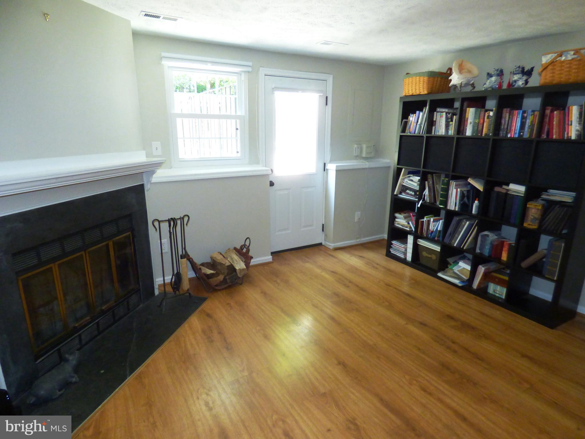 1624 Fieldthorn Drive Reston, VA 20194 - Photo 12 of 19 Family Room
