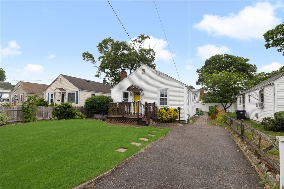 39 Community Road Warwick, RI 02889 - Photo 2 of 28