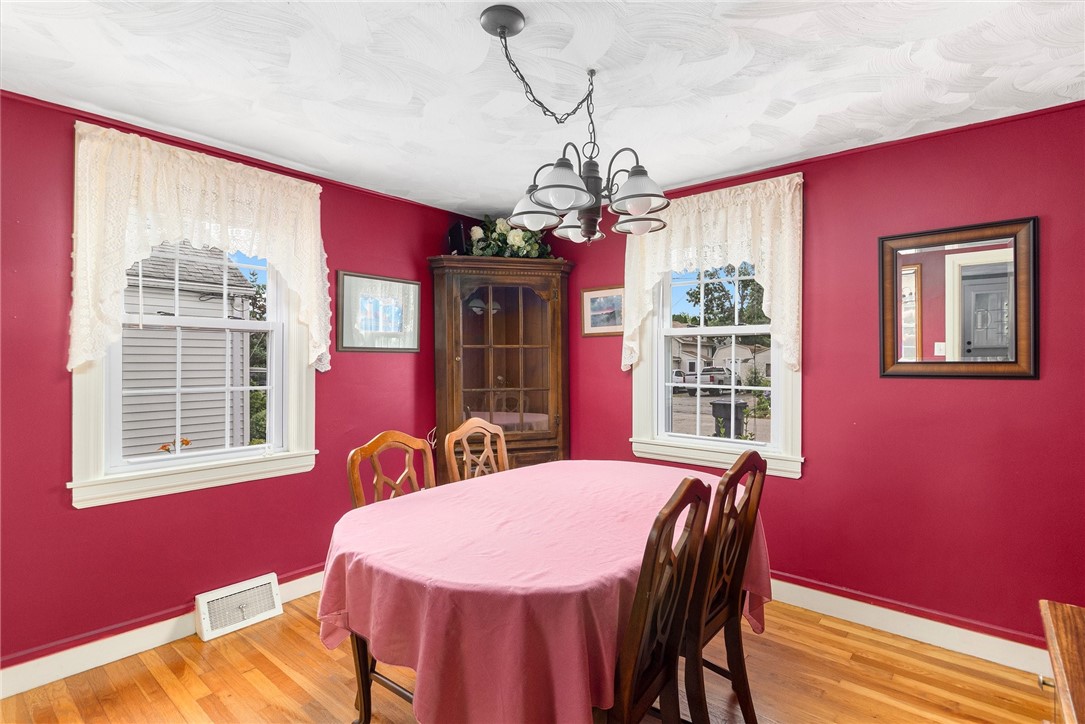 39 Community Road Warwick, RI 02889 - Photo 8 of 28