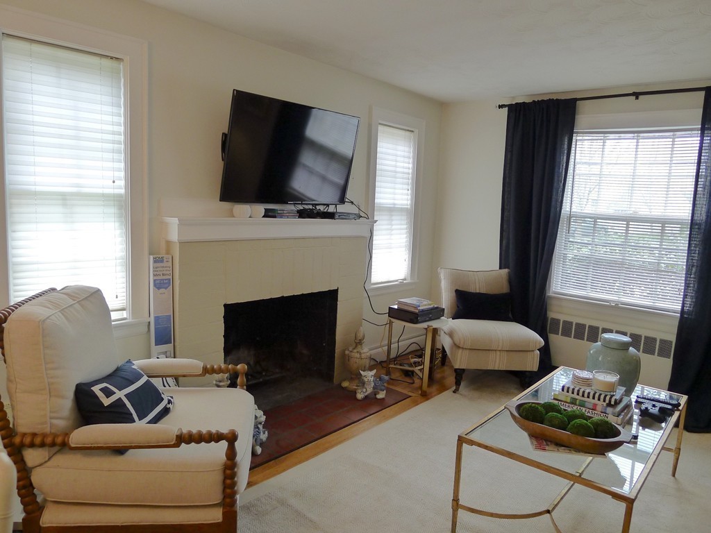 40-42 Hatfield Road Newton, MA 02465 - Photo 3 of 26