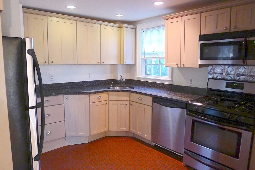 40-42 Hatfield Road Newton, MA 02465 - Photo 6 of 26