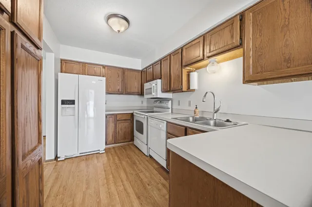 $278,000 | 4613 1/2 Penkwe Way, Eagan, MN 55122