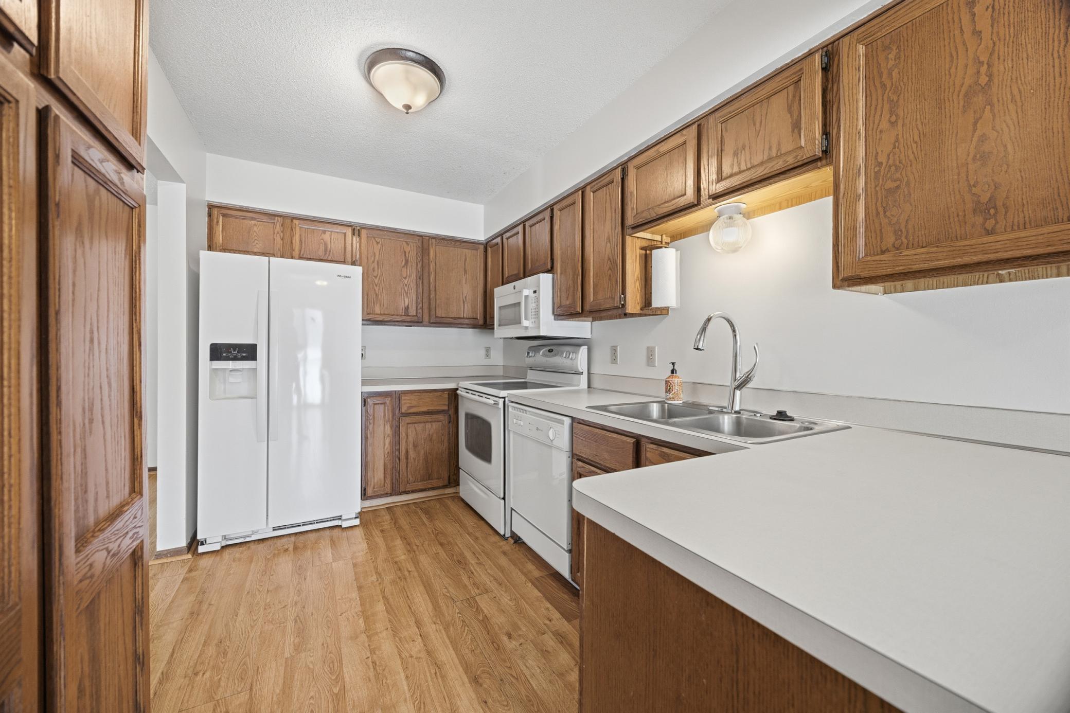 4613 1/2 Penkwe Way Eagan, MN 55122 - Photo 12 of 30