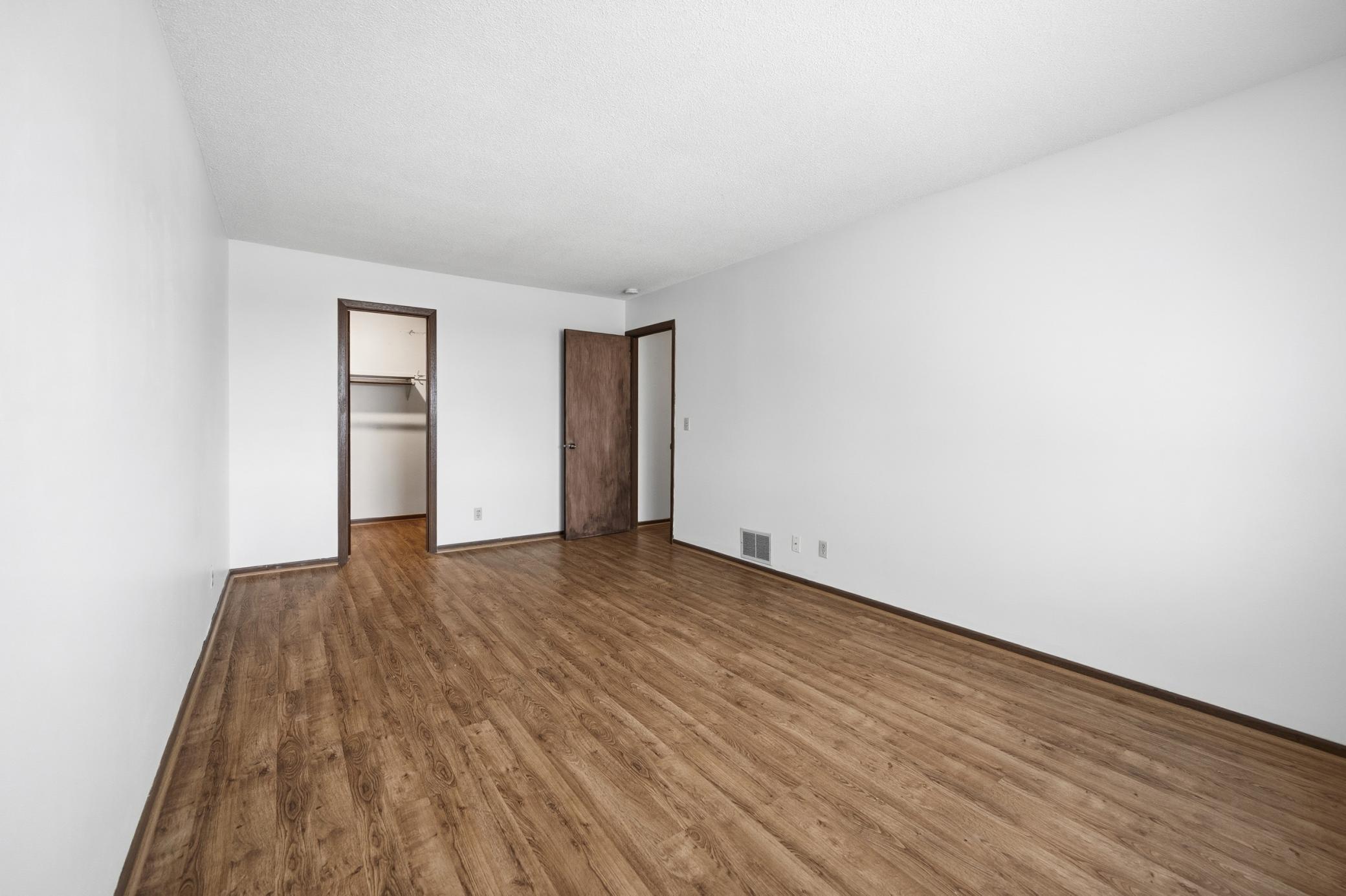 4613 1/2 Penkwe Way Eagan, MN 55122 - Photo 16 of 30