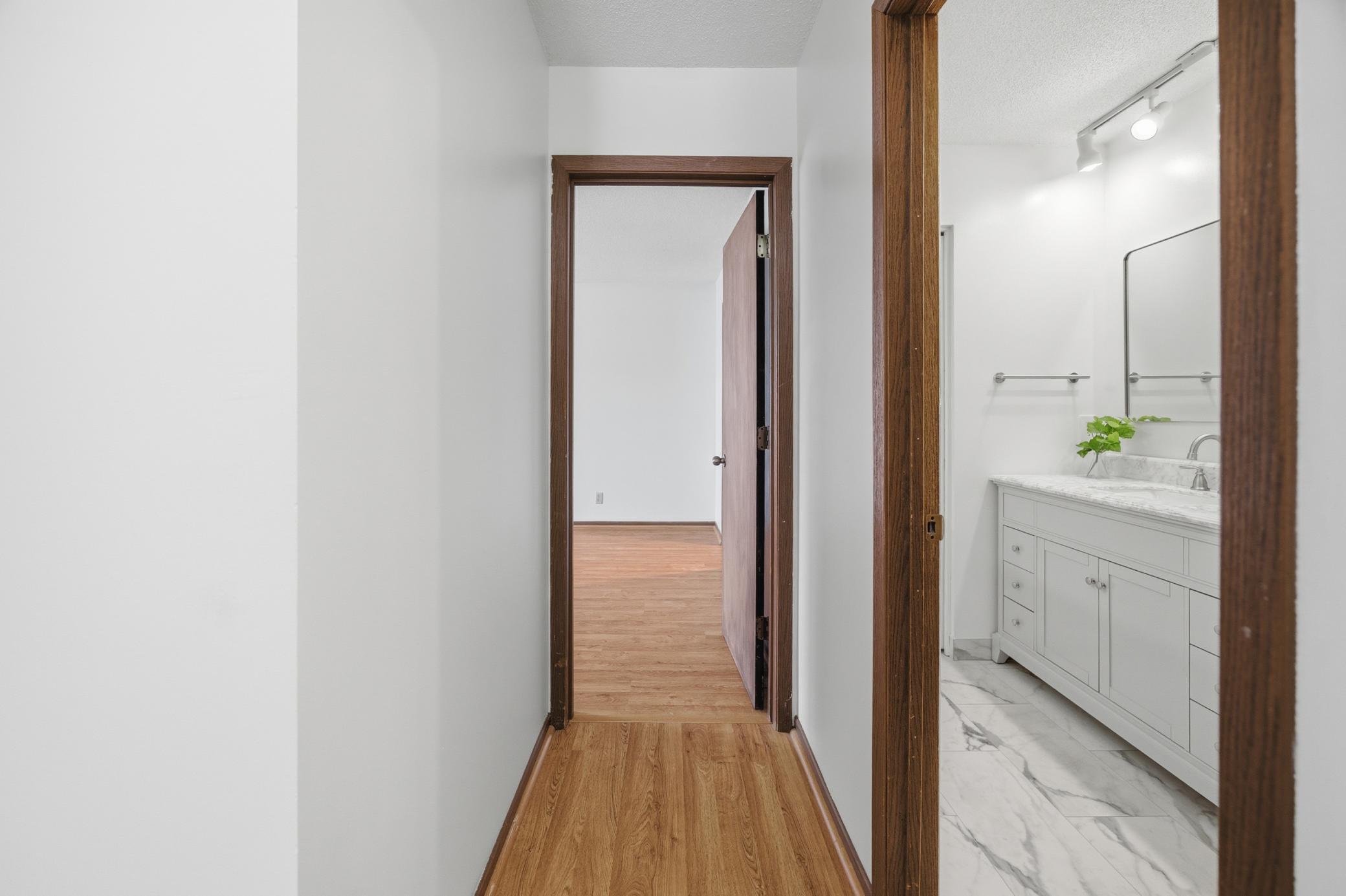 4613 1/2 Penkwe Way Eagan, MN 55122 - Photo 18 of 30