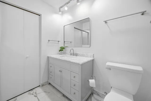 $278,000 | 4613 1/2 Penkwe Way, Eagan, MN 55122