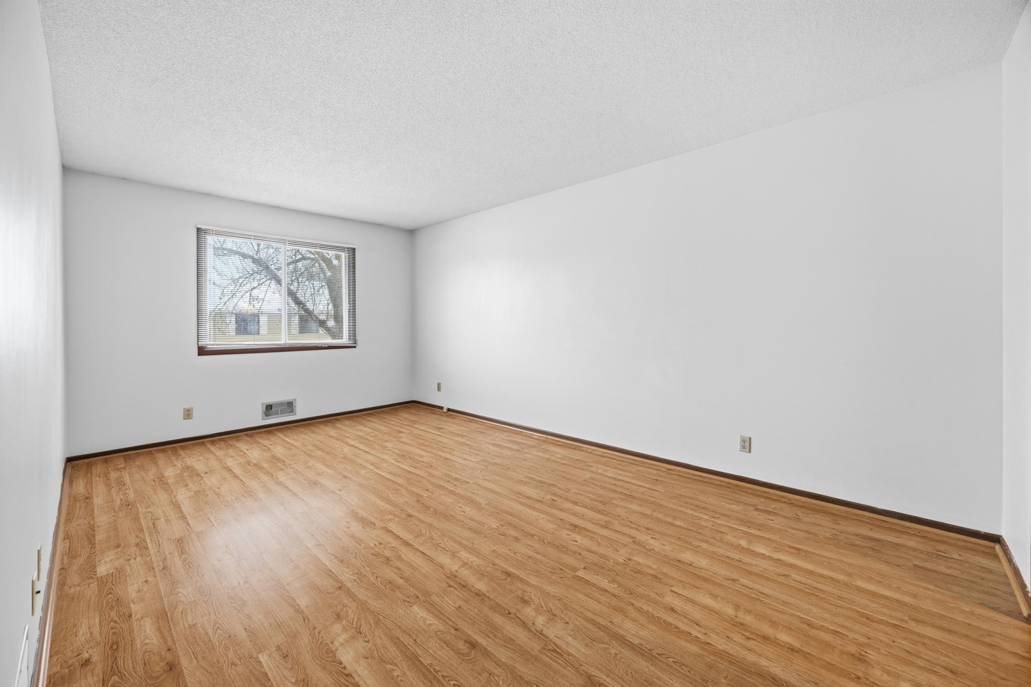 4613 1/2 Penkwe Way Eagan, MN 55122 - Photo 23 of 30