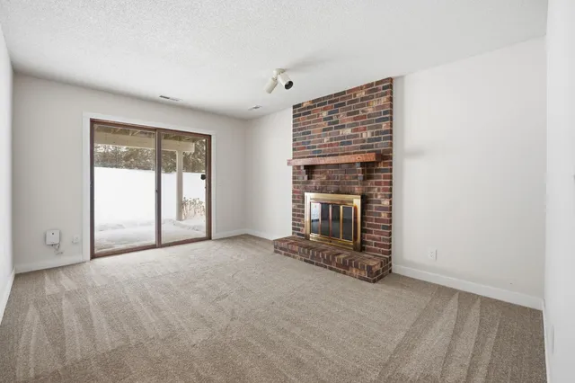 $278,000 | 4613 1/2 Penkwe Way, Eagan, MN 55122