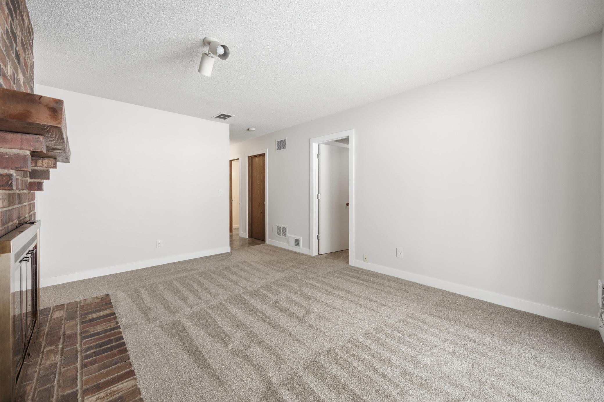 4613 1/2 Penkwe Way Eagan, MN 55122 - Photo 26 of 30